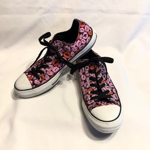 Canvas Converse All Star sneakers sz 8 low lace
